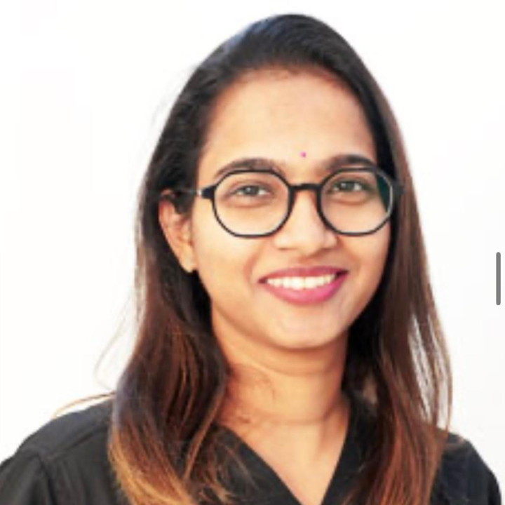 Dr. Kavya Ashok | MDS, Prosthodontist and Implantologist- Hiklean Dental Clinic